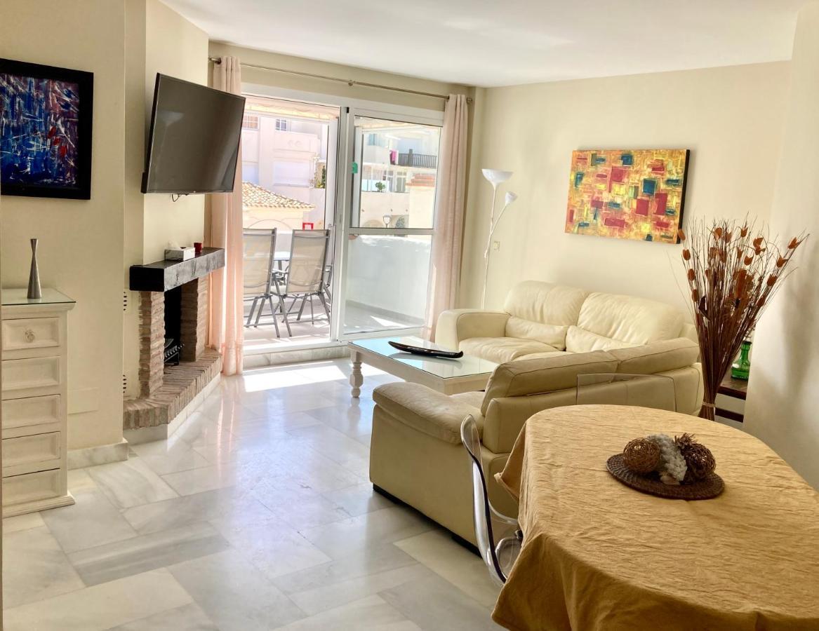 Apartamento En Puerto Marina بينالماذينا المظهر الخارجي الصورة