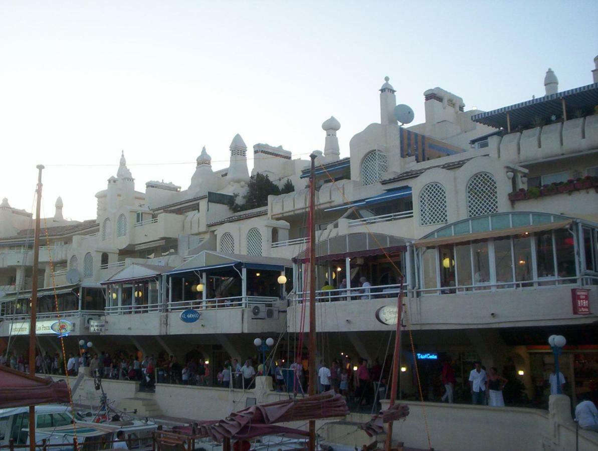 Apartamento En Puerto Marina بينالماذينا المظهر الخارجي الصورة
